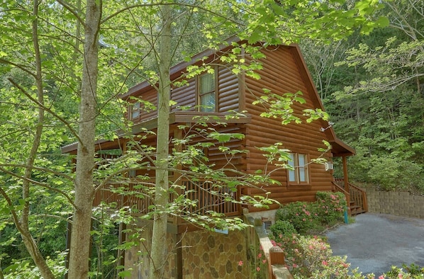 Choose Reclusive Moose for your family’s Gatlinburg & Pigeon Forge vacation!