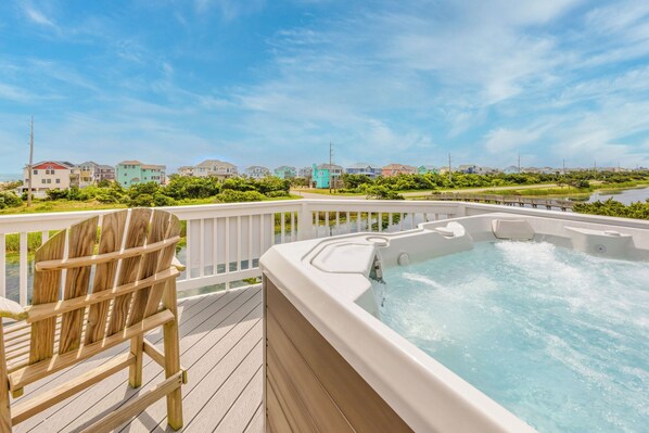 Surf or Sound Realty - 923 - Surfer's Delight - Hot Tub-2