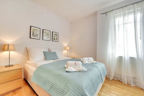 A quiet bedroom perfect for relaxing. 