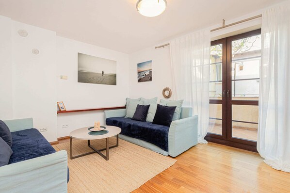 Stylish living room with coffe table.