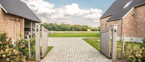 Außenseite Ferienhaus [Sommer]