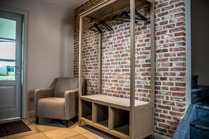 Entrance / Reception