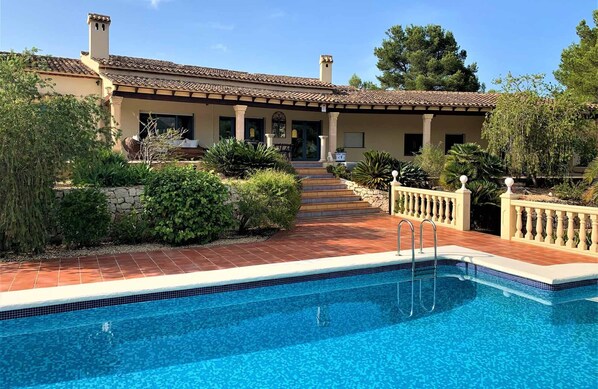 Pool 1