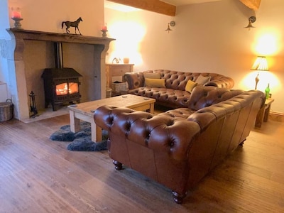 ** New for 2020 ** Stunning Recently Renovated Cottage with Log Burner