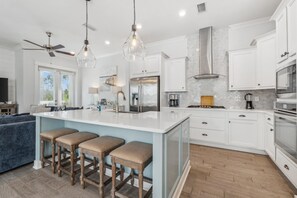 Kitchen with Breakfast Bar