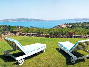 Sky, Water, Property, Plant, Plant Community, Wheel, Outdoor Furniture, Shade, Sunlounger, Vehicle