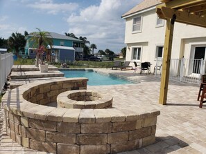 Relax by the pool or under the pergola! Toast marshmallows over the fire pit!