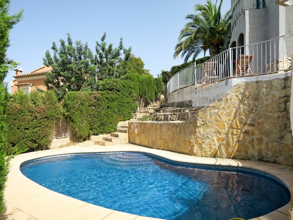 Swimming Pool, Property, Backyard, Water, Real Estate, Building, Leisure, House, Villa, Estate
