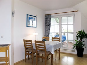 Zimmer, Eigentum, Möbel, Gebäude, Fussboden, Esszimmer, Interior Design, Tabelle, Haus, Grundeigentum