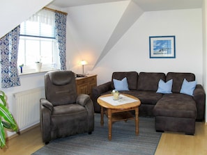 Zimmer, Möbel, Wohnzimmer, Eigentum, Interior Design, Fussboden, Gebäude, Haus, Wand, Tabelle