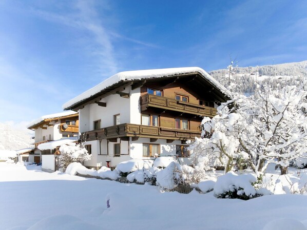 Neige, L'Hiver, Domicile, Maison, Propriété, Ciel, Montagne, Station De Montagne, Gelé, Chaîne De Montagnes