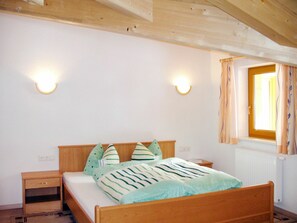 Schlafzimmer, Bett, Zimmer, Möbel, Eigentum, Bettrahmen, Decke, Wand, Bettdecke, Interior Design