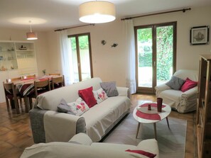 Pièce, Salon, Meubles, Propriété, Design Intérieur, Sol, Bâtiment, Maison, Domicile, Canapé