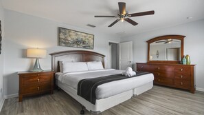 Sleep in style! A cozy retreat with chic decor and modern comforts awaits.