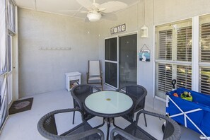 Table and chairs and beach wagon