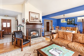 Living room with gas fireplace