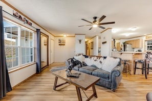 "Rustic-Meets-Modern Living Room Oasis! 🛋️🤠🌾 #RusticMeetsModern"