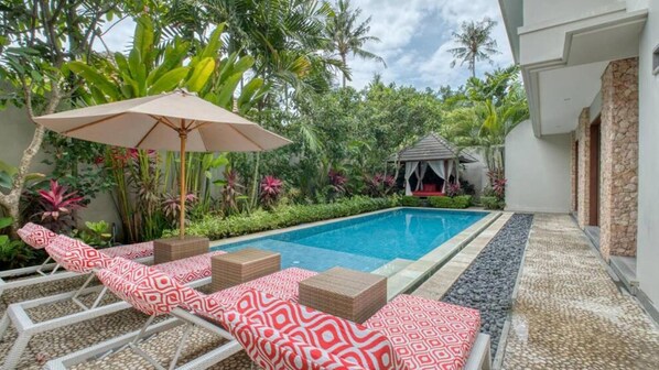 KEJORA 18 4BR FAMILY BEACHFRONT VILLA  SANUR (487)