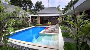 Kejora 5 – 4BR Luxury Beachfront Pool Villa  Wheelchair-Friendly (224)