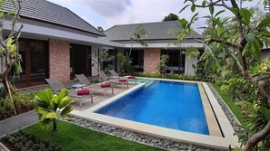 Kejora 5 – 4BR Luxury Beachfront Pool Villa  Wheelchair-Friendly (225)