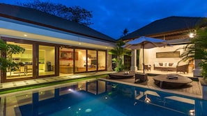 KEJORA 8  3BR BEACHFRONT  PRIVATE POOL  Sanur (349)