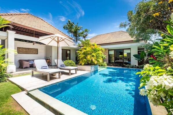KEJORA 8  3BR BEACHFRONT  PRIVATE POOL  Sanur (1292)