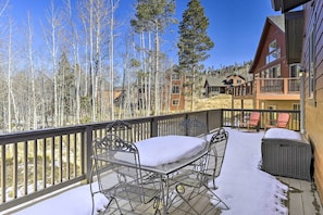 Property Exterior | Furnished Deck