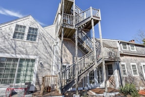 Access to roof deck