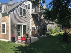 Side yard and access to roof deck