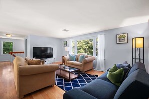 2nd Floor Living Room
