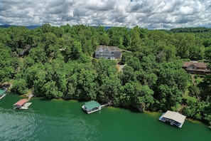 Lake Life on Norris Lake w covered boat slip and 2 covered Jet Ski Drydocks