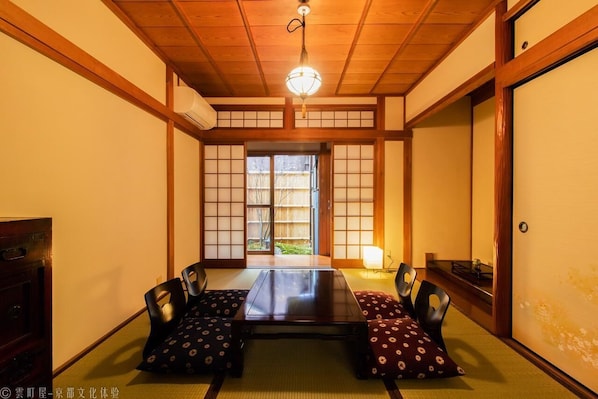 The first floor Japanese tearoom