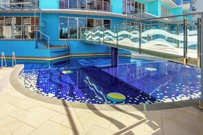 The 60m complex pool is the ideal spot to cool off & relax.
