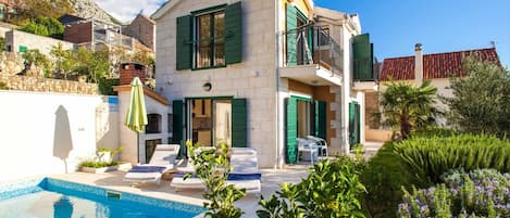 Delightful Split Villa | 2 Bedrooms | Villa Makarska Petite | Private Pool & Sauna | Makarska by Villamore