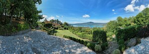 Villa for rent with swimming pool for wellness holidays near Rome