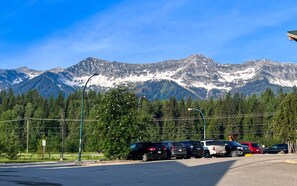 5 Minute Drive to Fernie Alpine Resort