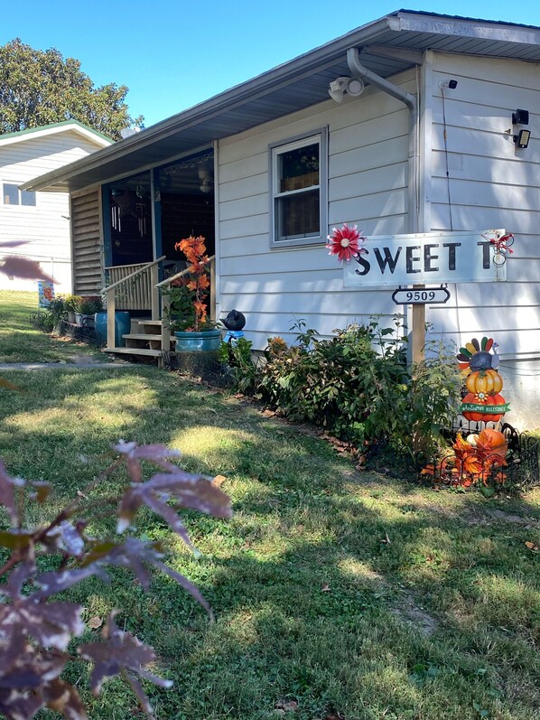 Welcome to Sweet T’s! 
Happy Fall y’all!! 