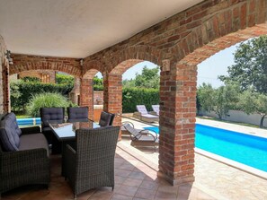 Property, Building, Real Estate, House, Home, Room, Swimming Pool, Patio, Furniture, Estate