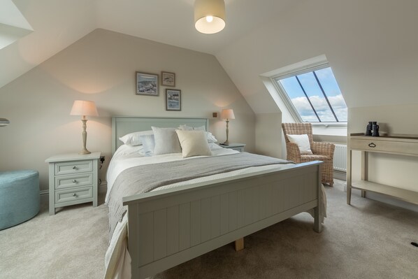 3 Knights Cottages, Thornham: Master bedroom with coastal views