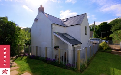 Detached 5 Star Contemporary Cottage near Saundersfoot