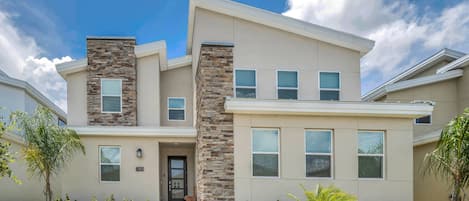 780DropShotDr,ChampionsGate_01