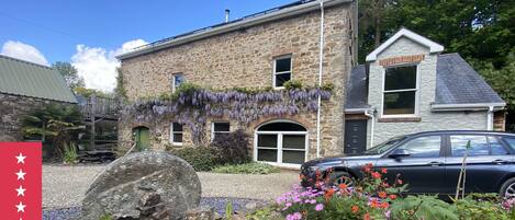 The Granary at Harvest Mill - private ground floor entrance