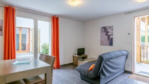 Welcome to our cozy apartment by the ocean!