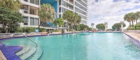 Miami Vacation Rental | 3BR | 2BA | 1,750 Sq Ft | Step-Free Access