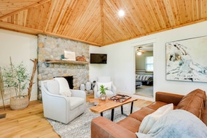 Living Room | Free WiFi