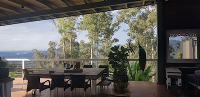 The Shed Conversion with Hot tub with amazing views@ Gold Coast Tree Houses