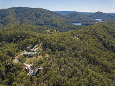 The Shed Conversion with Hot tub with amazing views@ Gold Coast Tree Houses