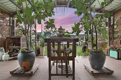 The Shed Conversion with Hot tub with amazing views@ Gold Coast Tree Houses