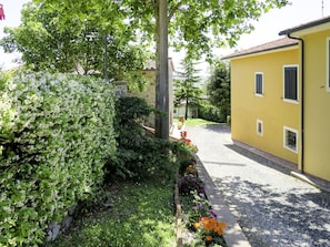 Proprietà, Verde, Casa, Giallo, Immobiliare, Vegetazione, Zona Residenziale, Casa, Albero, Costruzione