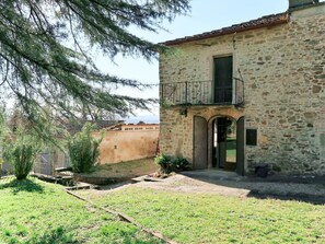 Plant, Window, Sky, Land Lot, Building, Tree, Landscape, Grass, Rural Area, Cottage